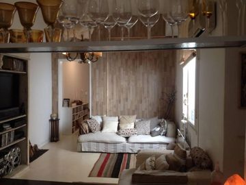 VENTA, EN RECOLETA, 3 AMBIENTES, GRAN  PATIO.