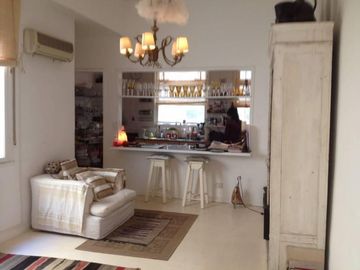 VENTA, EN RECOLETA, 3 AMBIENTES, GRAN  PATIO.