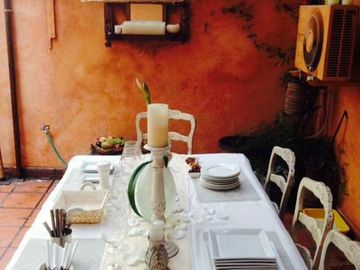 VENTA, EN RECOLETA, 3 AMBIENTES, GRAN  PATIO.