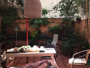 VENTA, EN RECOLETA, 3 AMBIENTES, GRAN  PATIO.