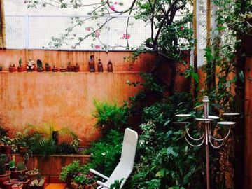 VENTA, EN RECOLETA, 3 AMBIENTES, GRAN  PATIO.
