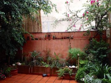 VENTA, EN RECOLETA, 3 AMBIENTES, GRAN  PATIO.