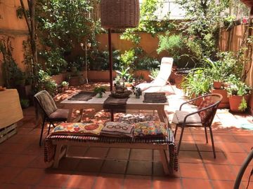 VENTA, EN RECOLETA, 3 AMBIENTES, GRAN  PATIO.