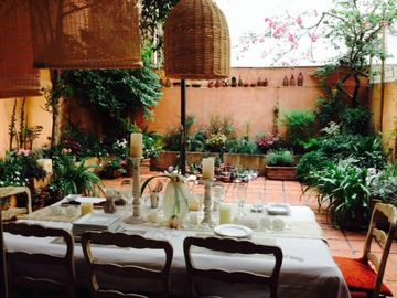 VENTA, EN RECOLETA, 3 AMBIENTES, GRAN  PATIO.