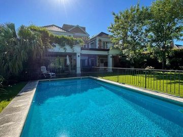 Casa  en Venta 4 dormitorios en Las Caletas, Nordelta, Tigre