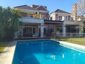 Casa  en Venta 4 dormitorios en Las Caletas, Nordelta, Tigre
