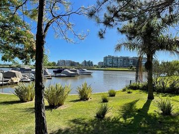 Casa  en Venta 4 dormitorios en Las Caletas, Nordelta, Tigre