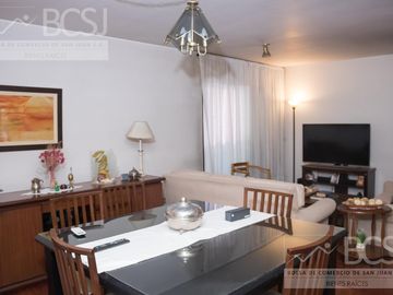 Casa Céntrica con Salón Comercial