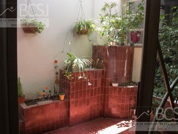 Casa Céntrica con Salón Comercial