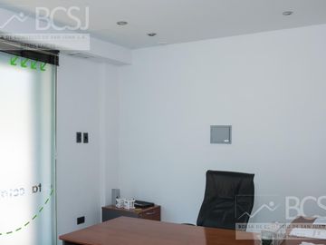 Casa Céntrica con Salón Comercial