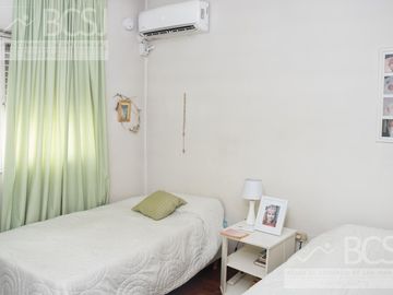 Casa Céntrica con Salón Comercial