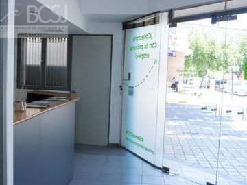 Casa Céntrica con Salón Comercial
