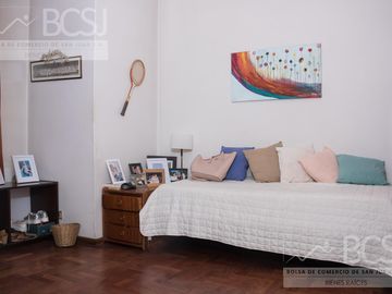 Casa Céntrica con Salón Comercial