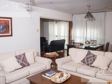 Casa Céntrica con Salón Comercial