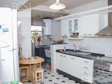 Casa Céntrica con Salón Comercial