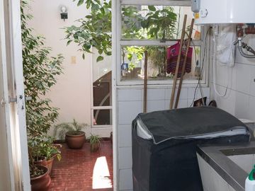 Casa Céntrica con Salón Comercial