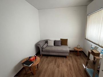 Casa Céntrica con Salón Comercial