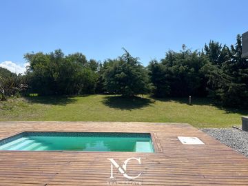 Casa en venta en costa esmeralda