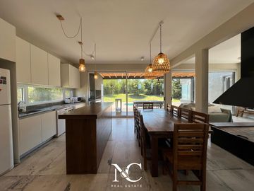 Casa en venta en costa esmeralda