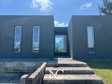 Casa en venta en costa esmeralda