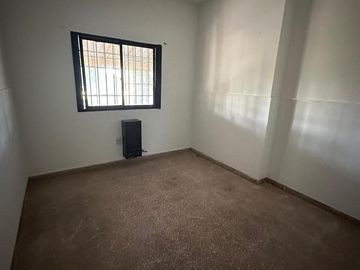 Casa en venta con importante arboleda a metros del Rio