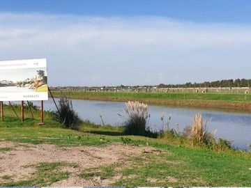Lote a la Laguna FINANCIADO- Nordelta