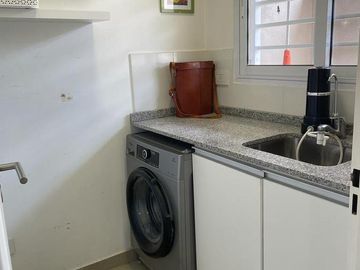 Olivos, casa en Venta en Impecable estado, 3 dormitorios, jardín, doble cochera