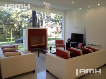 Casa Reciclada en Venta Jilguero 580 PInamar 5 Dormitorios