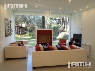 Casa Reciclada en Venta Jilguero 580 PInamar 5 Dormitorios