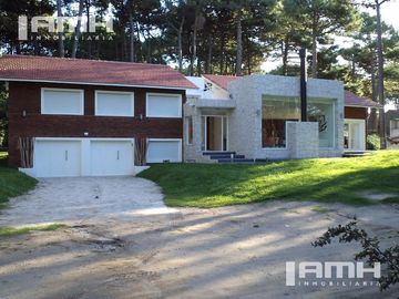 Casa Reciclada en Venta Jilguero 580 PInamar 5 Dormitorios