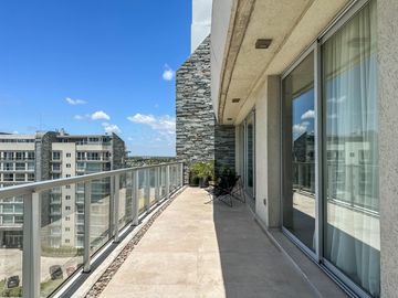 Duplex UNICO, en venta en YOO 3, Nordelta, con 4 dorm pileta privada.
