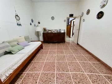 Casa en Friedrichs al 700, Llavallol