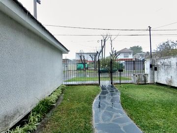 Casa en Friedrichs al 700, Llavallol