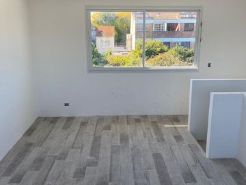 HERMOSO DUPLEX EN VENTA A ESTRENAR - ZONA OLIVOS.