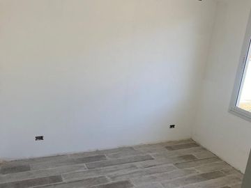 HERMOSO DUPLEX EN VENTA A ESTRENAR - ZONA OLIVOS.