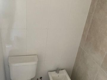 HERMOSO DUPLEX EN VENTA A ESTRENAR - ZONA OLIVOS.