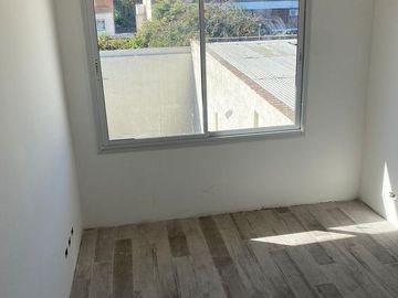 HERMOSO DUPLEX EN VENTA A ESTRENAR - ZONA OLIVOS.