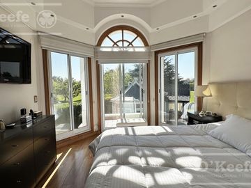 Casa en venta en Abril Club de Campo con fondo a Golf Hudson Berazategui