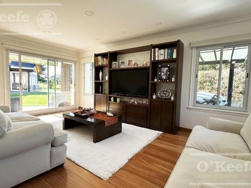 Casa en venta en Abril Club de Campo con fondo a Golf Hudson Berazategui