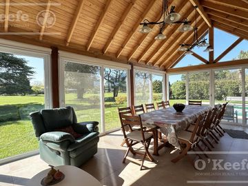 Casa en venta en Abril Club de Campo con fondo a Golf Hudson Berazategui