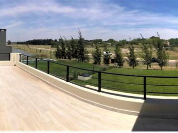 Excelente Casa a la venta en el Canton de 5 Ambientes