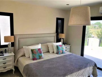 Excelente Casa a la venta en el Canton de 5 Ambientes