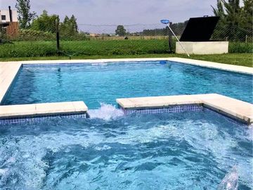 Excelente Casa a la venta en el Canton de 5 Ambientes