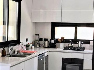 Excelente Casa a la venta en el Canton de 5 Ambientes