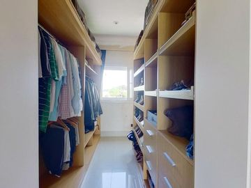 VENTA CASA DE 6 AMBIENTES CON PILETA EN HARAS SANTA MARIA