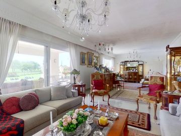 VENTA CASA DE 6 AMBIENTES CON PILETA EN HARAS SANTA MARIA