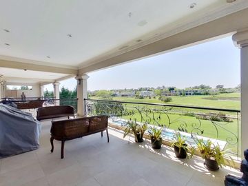 VENTA CASA DE 6 AMBIENTES CON PILETA EN HARAS SANTA MARIA
