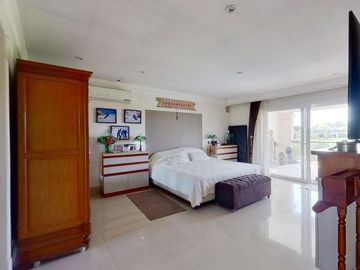 VENTA CASA DE 6 AMBIENTES CON PILETA EN HARAS SANTA MARIA