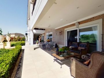 VENTA CASA DE 6 AMBIENTES CON PILETA EN HARAS SANTA MARIA