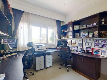 VENTA CASA DE 6 AMBIENTES CON PILETA EN HARAS SANTA MARIA